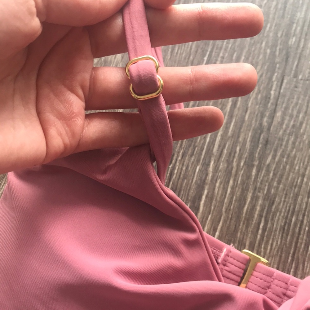 SOLD ✨ Bebe Twisted Cutout One Piece Swimsuit - Picture 6 of 14